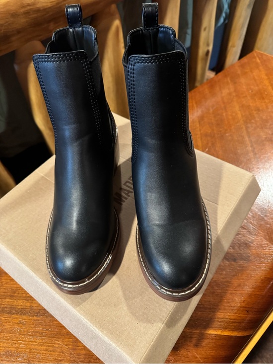 Steve Madden Other - Steve Madden Black "LAURELY" Shoe Box